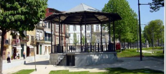 Здание с 9 спальнями в Порту, Португалия № 142076 5