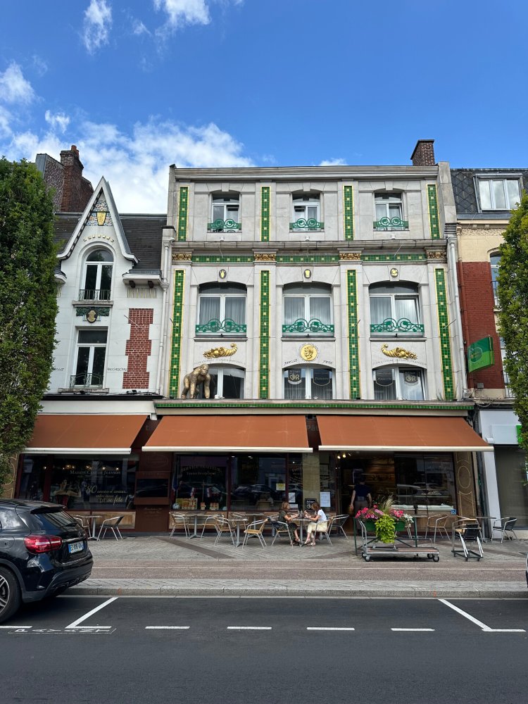  عقار تجاري في Lens, France 500متر مربع رقم 211065