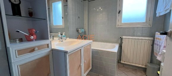 3 bedrooms House in Louvres, France No. 178812 13