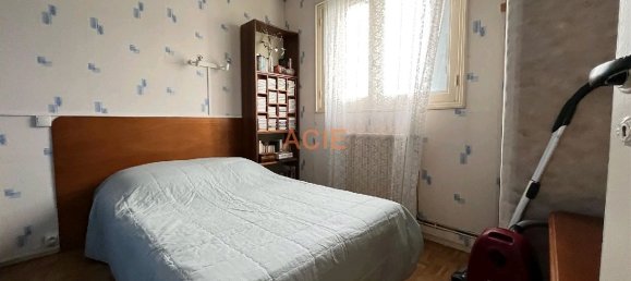 3 bedrooms House in Louvres, France No. 178812 11