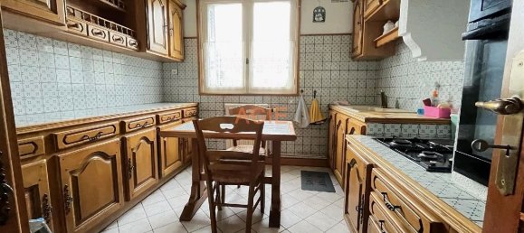 3 bedrooms House in Louvres, France No. 178812 9