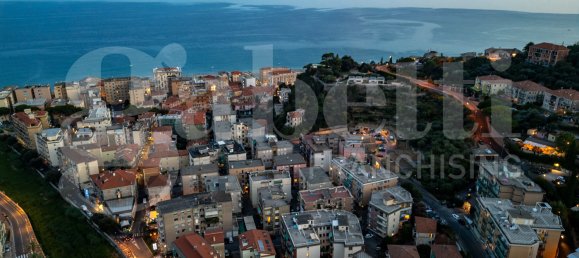 Квартира с 2 спальнями в Борджо Верецци, Италия № 53808 30