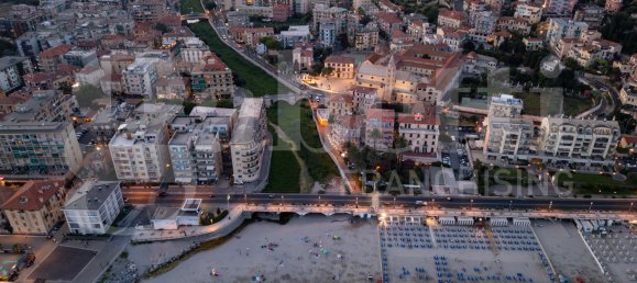 Квартира с 2 спальнями в Борджо Верецци, Италия № 53808 19