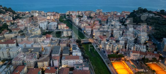 Квартира с 2 спальнями в Борджо Верецци, Италия № 53808 27