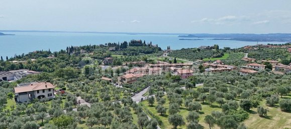 3 bedrooms Villa in Toscolano Maderno, Italy No. 326520 5