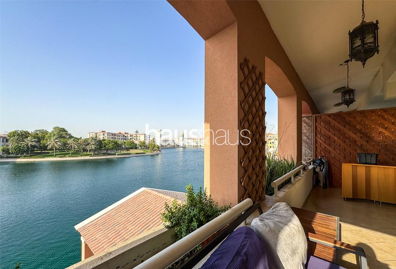 Apartamento de 3 dormitorios en Dubai Investment Park, UAE No. 100071