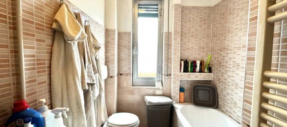 2 bedrooms Apartment in Milan, Italy No. 247630 27