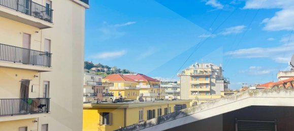 Apartamento de 4 habitaciónes en Pescara, Italy No. 20252 12