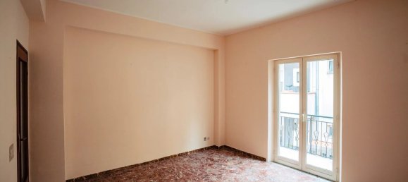 3غرفة شقة في Reggio Calabria, Italy رقم 39245 2