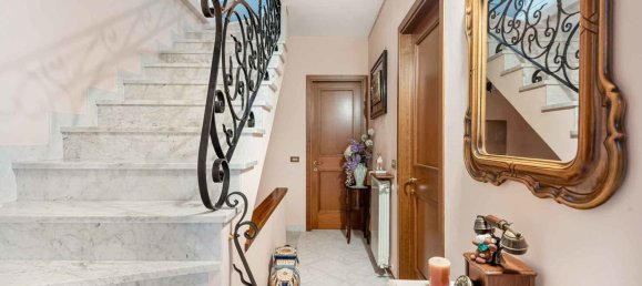 Villa de 11 divisões em Carrara, Italy N.º 273063 20