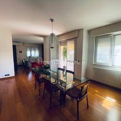 Apartamento T3 em Udine, Italy N.º 375352