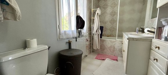 6 bedrooms House in Poissy, France No. 183839 12