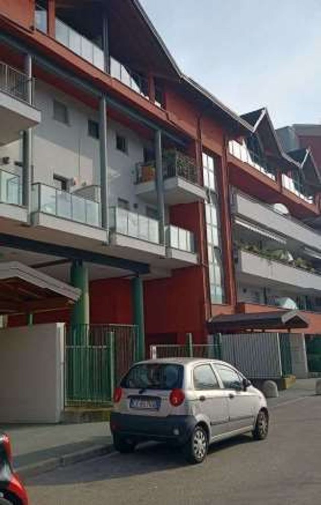 Apartamento de 2 habitaciónes en Legnano, Italy No. 305517
