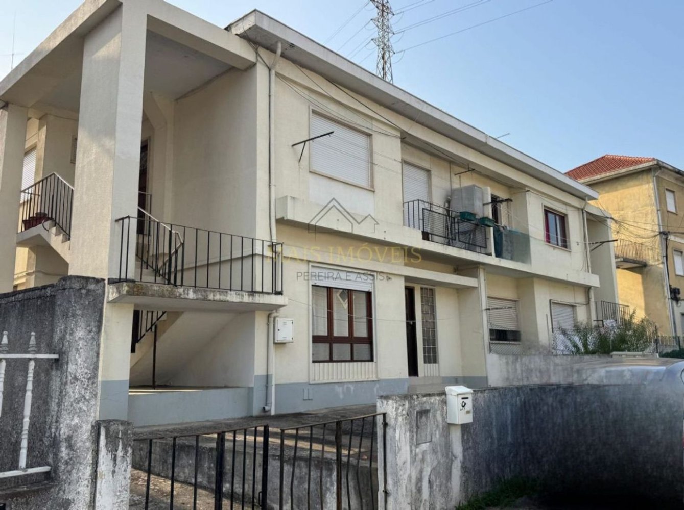 260m² Building in Coimbra, Portugal No. 191375