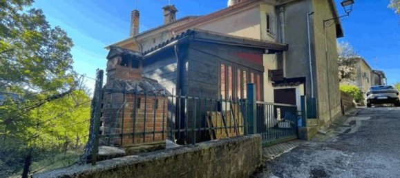 3 bedrooms House in Tarzo, Italy No. 372679 6