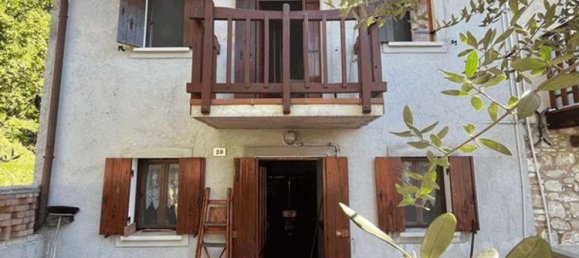 3 bedrooms House in Tarzo, Italy No. 372679 8