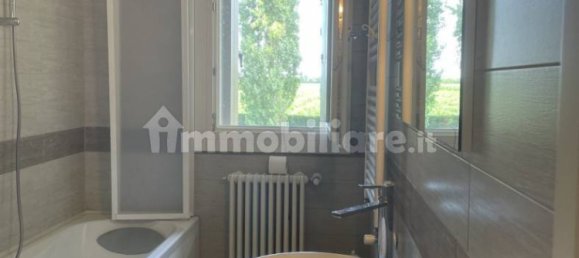 4 bedrooms Villa in Correzzola, Italy No. 375947 13