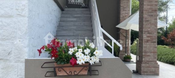 4 bedrooms Villa in Correzzola, Italy No. 375947 9