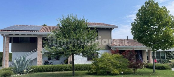 4 bedrooms Villa in Correzzola, Italy No. 375947 4