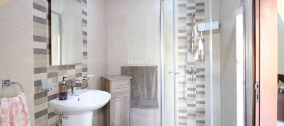 5 Schlafzimmer Stadthaus in Paola, Malta, Nr. 1753 3