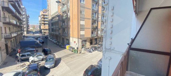 2 rooms Apartment in Bari, Italy No. 17749 3