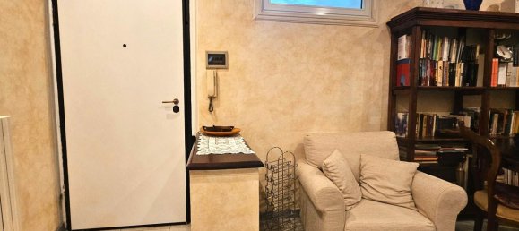 5 rooms Apartment in Sarzana, Italy No. 75480 4