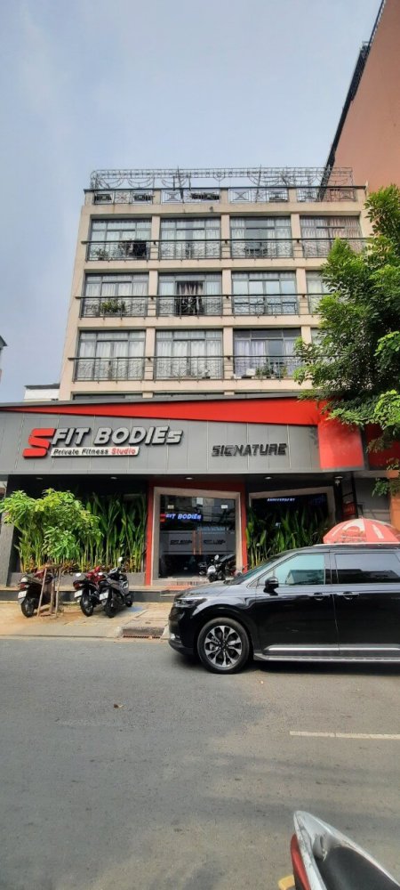 420m² Townhouse in District 7, Vietnam No. 7867