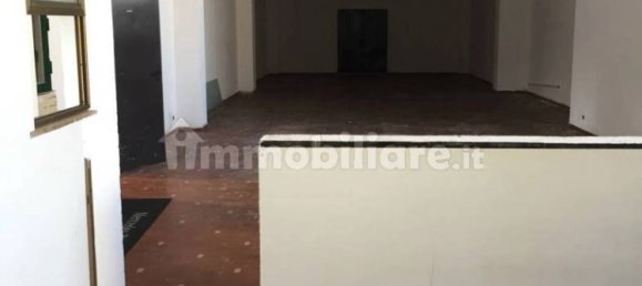 2 rooms Commercial property in Catanzaro, Italy No. 339942 3