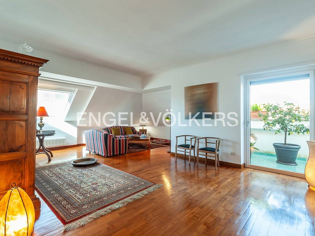3 bedrooms Penthouse in Rome, Italy No. 68856