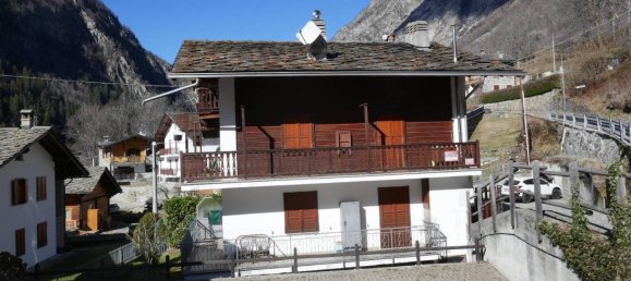 Villa de 10 divisões em Gaby, Italy N.º 86215 5