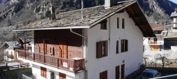 Villa de 10 divisões em Gaby, Italy N.º 86215 16