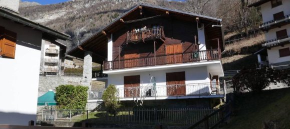 Villa de 10 divisões em Gaby, Italy N.º 86215 2