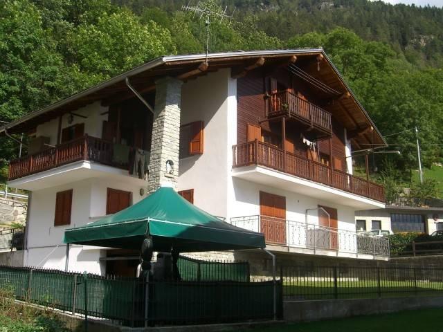 Villa de 10 divisões em Gaby, Italy N.º 86215