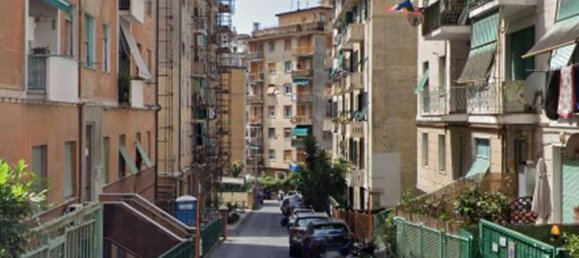 5 rooms Apartment in Genoa, Italy No. 187048 2