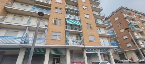 1 bedroom Apartment in Volpiano, Italy No. 331538 2