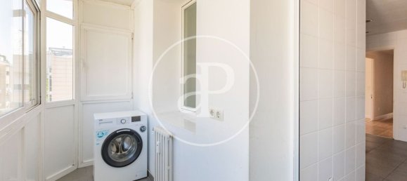 Apartamento de 4 dormitorios en Madrid, Spain No. 152588 33