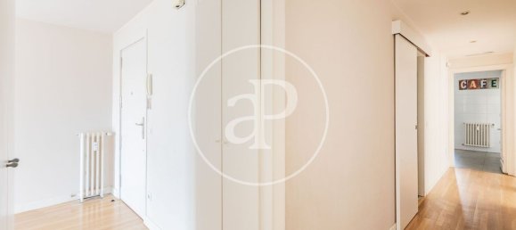 Apartamento de 4 dormitorios en Madrid, Spain No. 152588 14