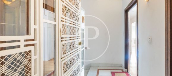 Apartamento de 4 dormitorios en Madrid, Spain No. 152588 35