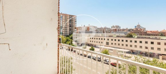 Apartamento de 4 dormitorios en Madrid, Spain No. 152588 30