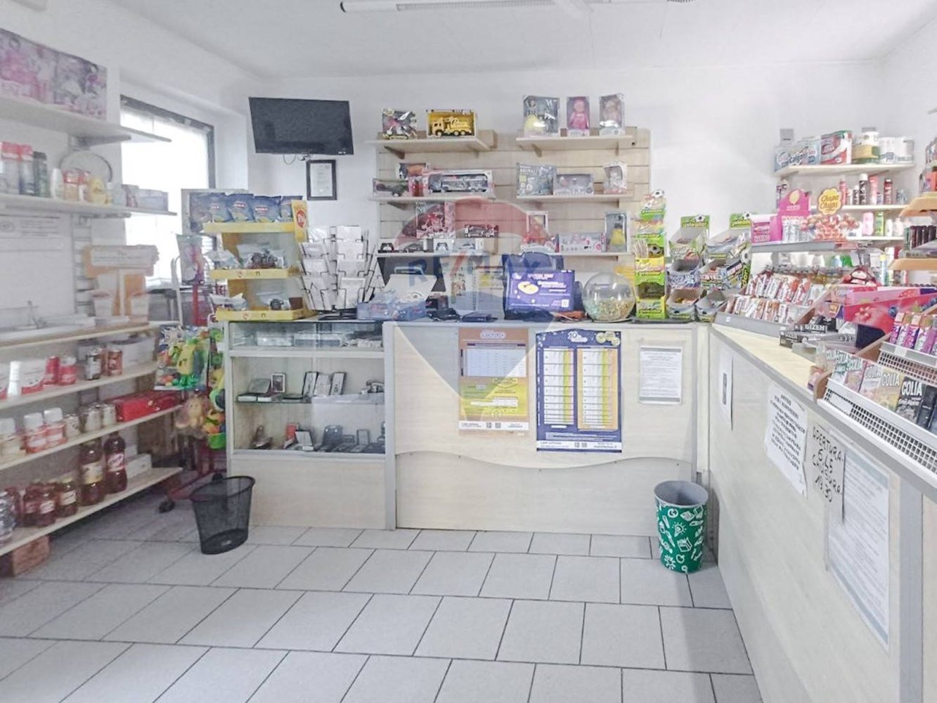 2-Zimmer Gewerbliche Immobilie in Robbio, Italy, Nr. 295046