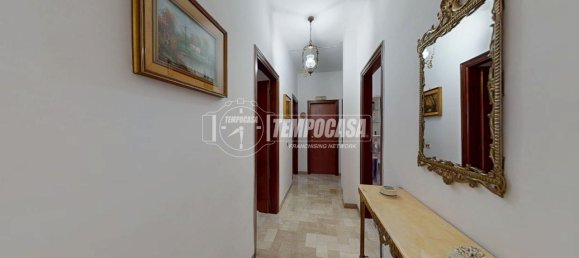 4-salle Appartement à Bari, Italy No. 11651 9