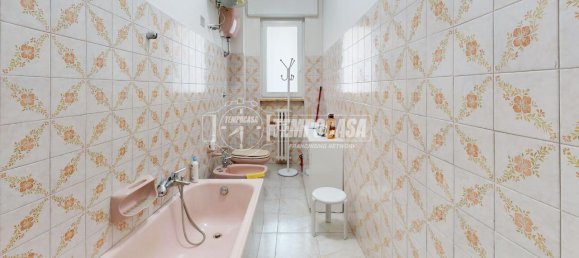 4-salle Appartement à Bari, Italy No. 11651 5