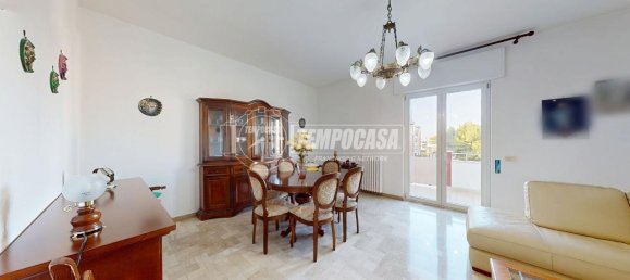 4-salle Appartement à Bari, Italy No. 11651 3