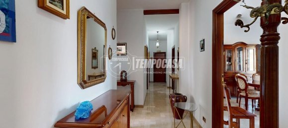 4-salle Appartement à Bari, Italy No. 11651 7