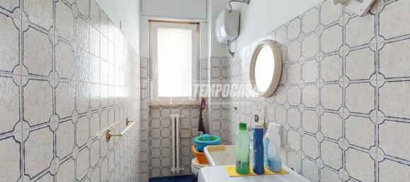 4-salle Appartement à Bari, Italy No. 11651 19