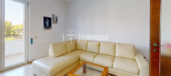 4-salle Appartement à Bari, Italy No. 11651 24