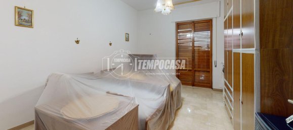 4-salle Appartement à Bari, Italy No. 11651 21