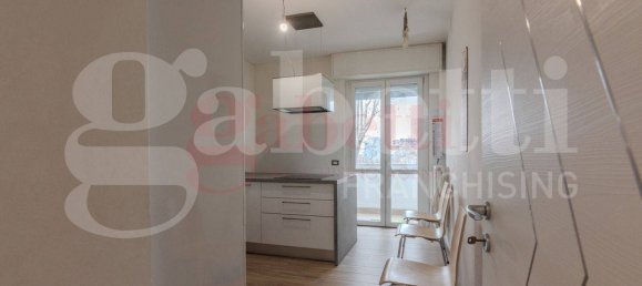 Apartamento de 2 dormitorios en Milan, Italy No. 247046 9