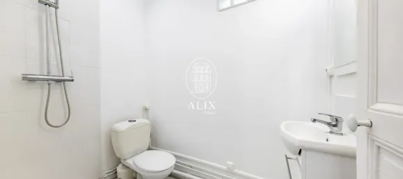 Studio à Clichy, France No. 349325 3