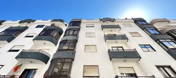 87m² Garage in Almada, Portugal No. 73138 2